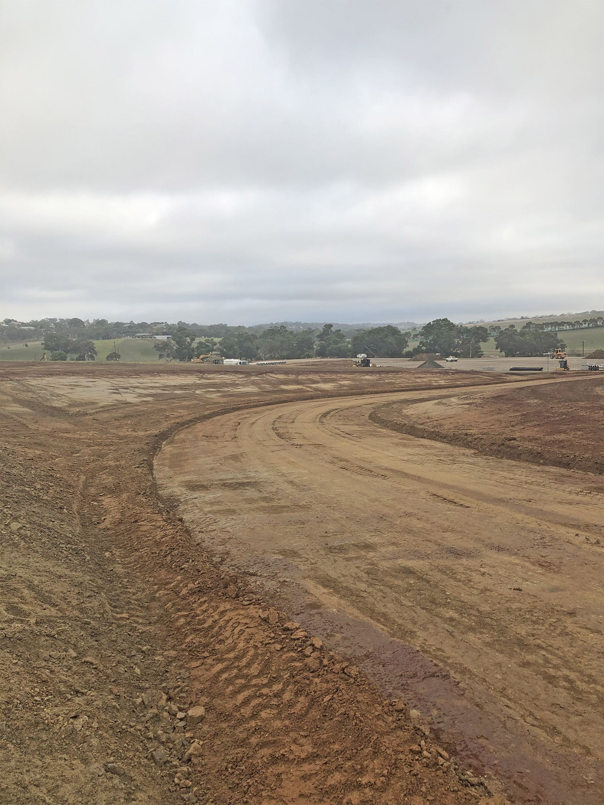 RSH internal road around premier oval March 2020